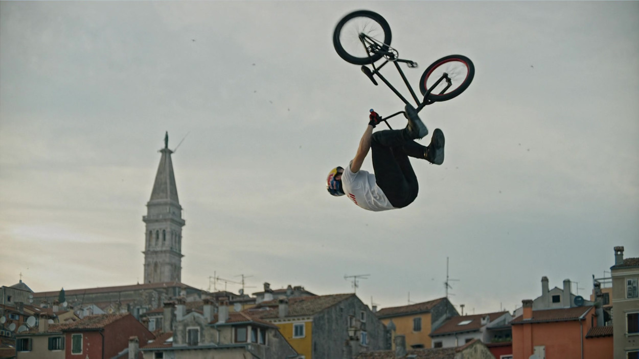 Red Bull BMX Maze - Die Bike-Challenge in den Straßen Rovinjs