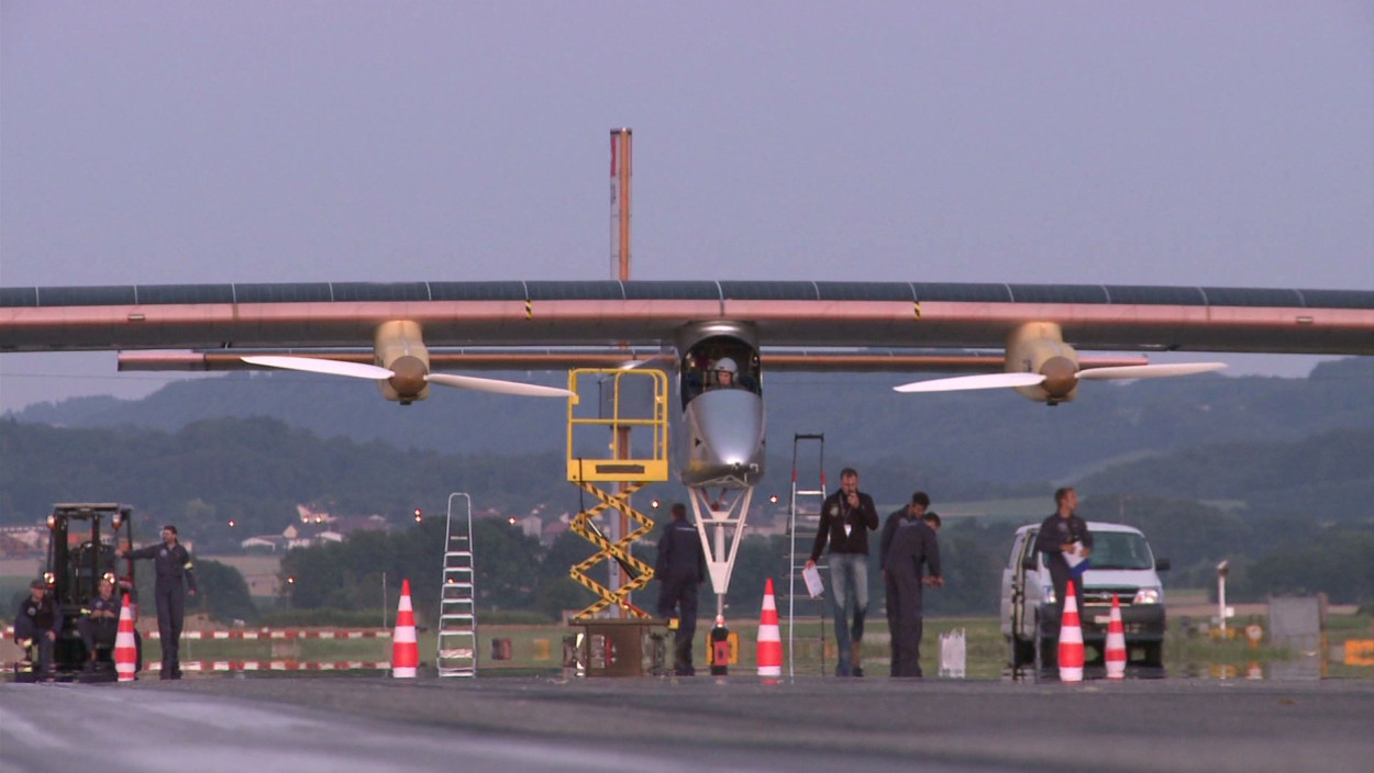 Der Flugzeugvisionär - ein Schweizer will nonstop mit einem Solarflugzeug fliegen