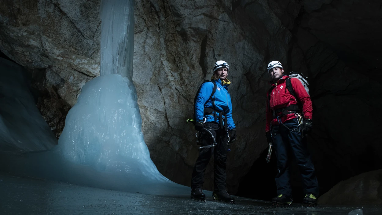 Eisiges Labyrinth - Klettern in den größten Eishöhlen der Welt