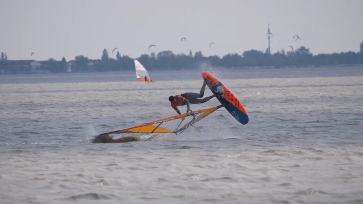 Freestyle-Windsurfen am Neusiedlersee