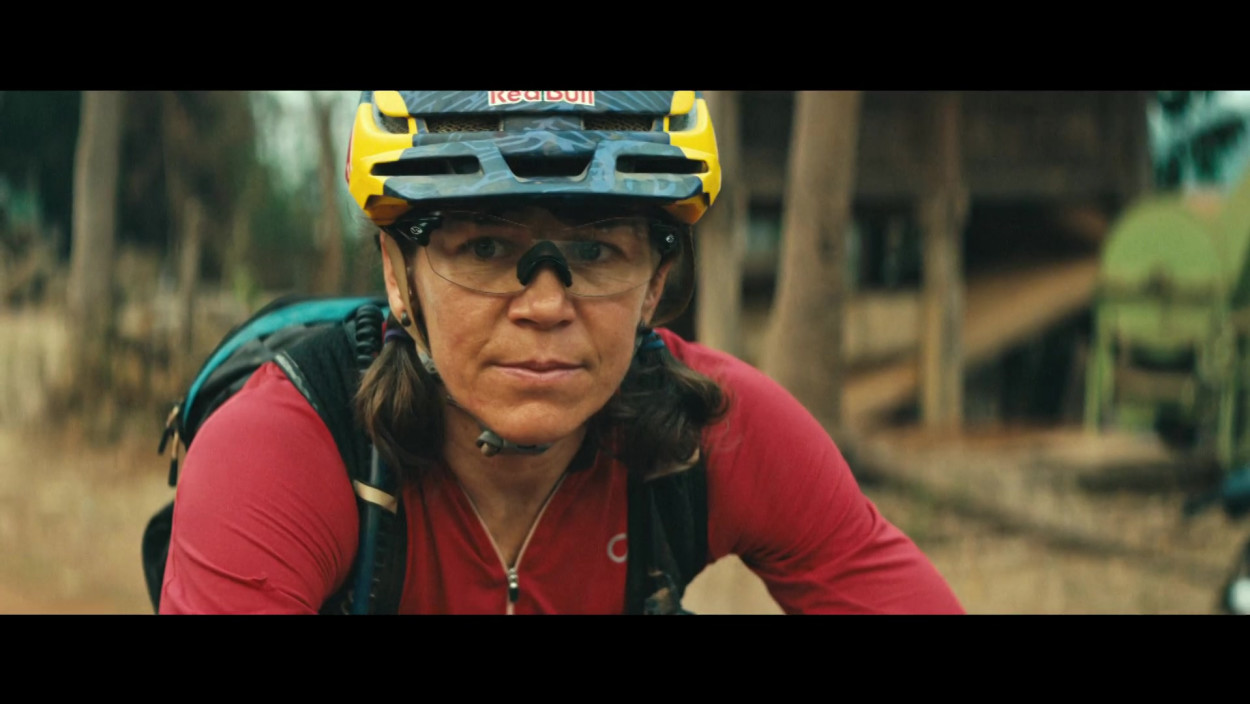 Blood Road - Mit dem Mountainbike durch Vietnam: Eine Tochter sucht ihren Vater