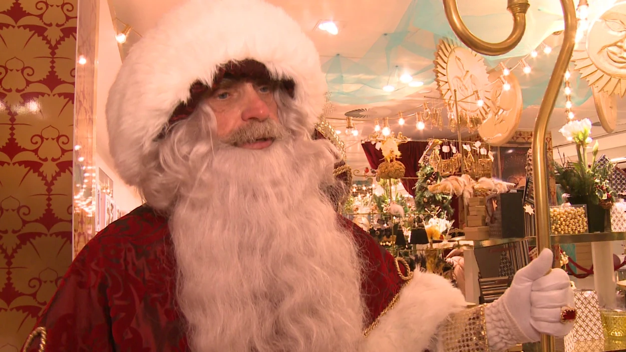 Harter Job - Was ein professioneller Weihnachtsmann so alles erdulden muss