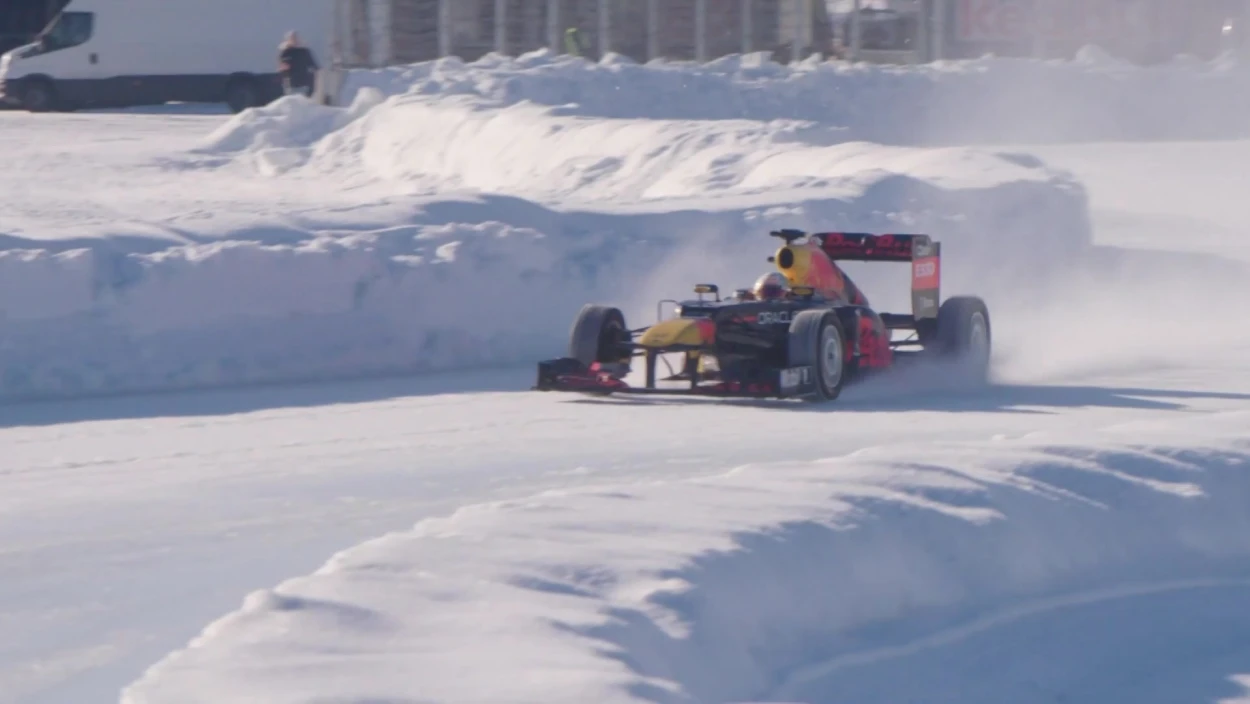 Max Verstappens "Winterpause": Mit dem F1-Boliden über blankes Eis