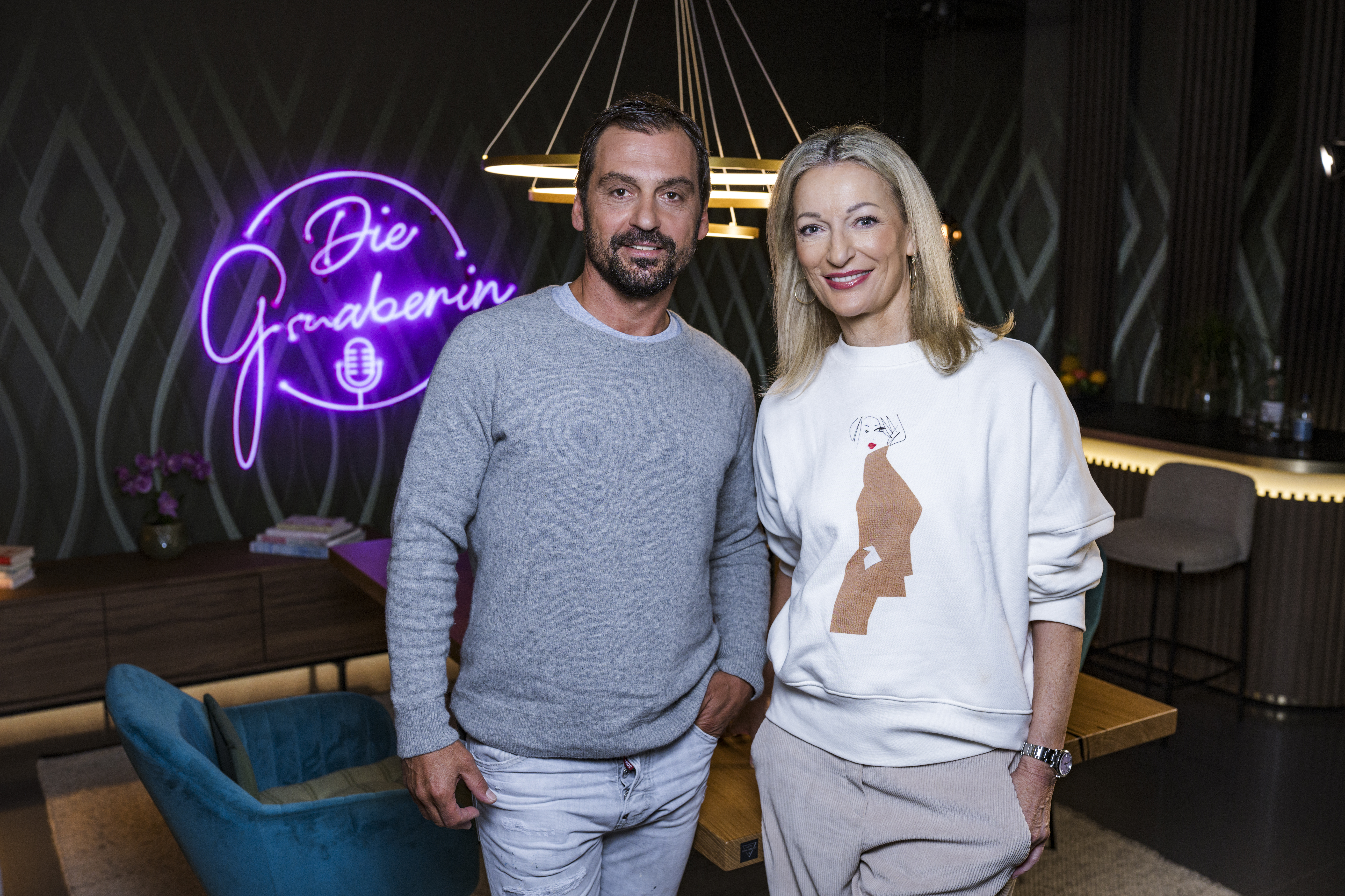 Mit Monika Gruber und Ex-Fußballprofi Sanel Kuljic