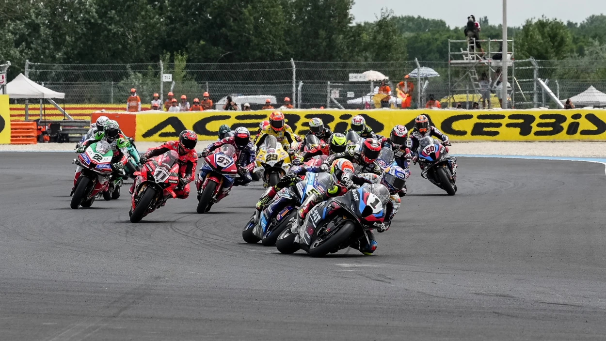 Hungarian Round: Highlights Rennen 1 | FIM Superbike World Championship - Stop 8