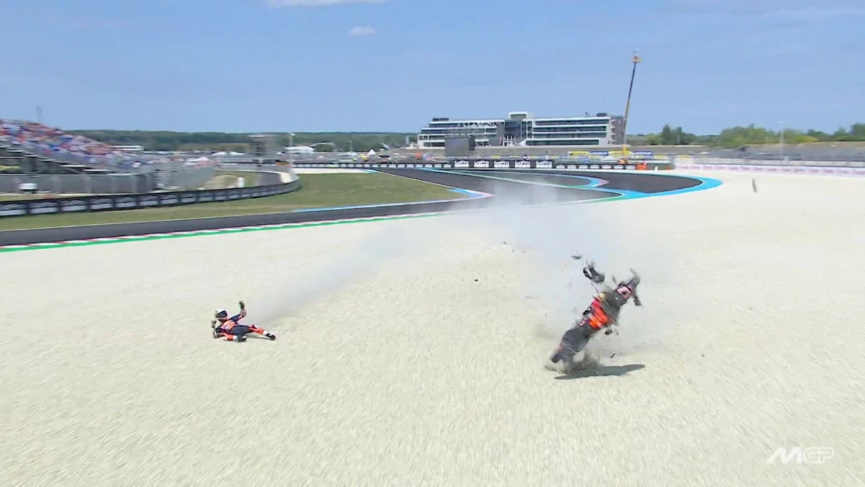 Schockmoment in Ungarn: Acosta-Bike verfehlt Kameramann um Haaresbreite