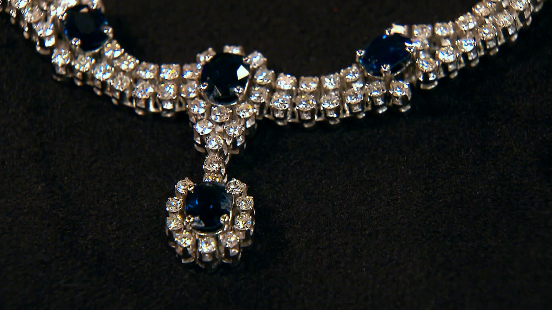 Diamanten und Saphire