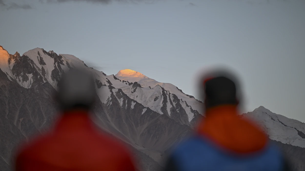 Wo noch nie ein Mensch war: Abenteuer am Gipfel des Cherireen Sar