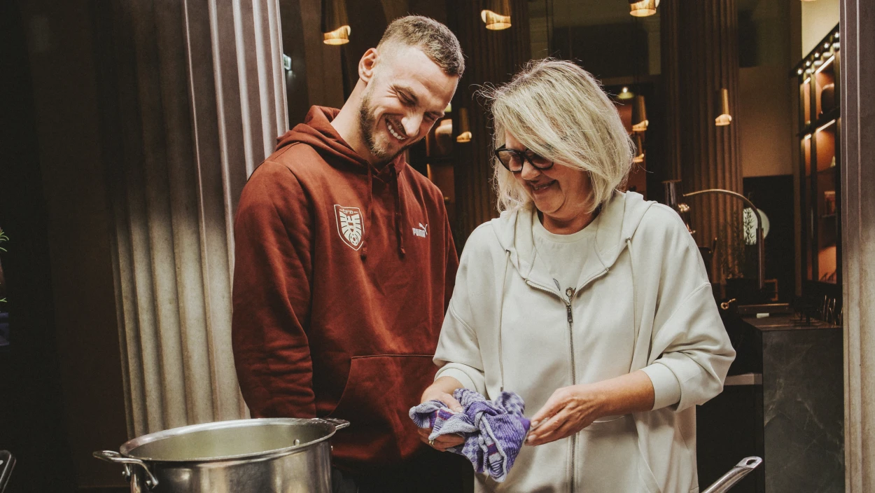 Kochen mit den Arnautovics: Fritz "The Chefkoch" zu Gast bei Mama Gabriela