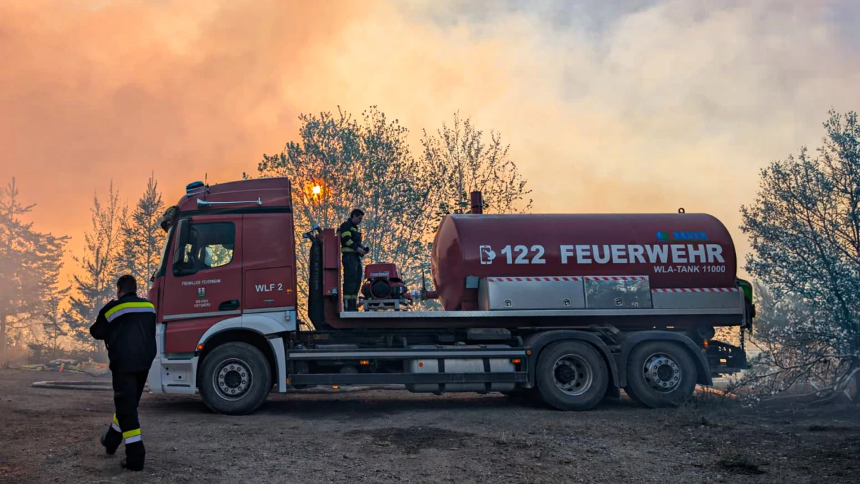 Großbrand bei Graz, Alarm in mehreren Bundesländern: Trockenheit befeuert Waldbrände