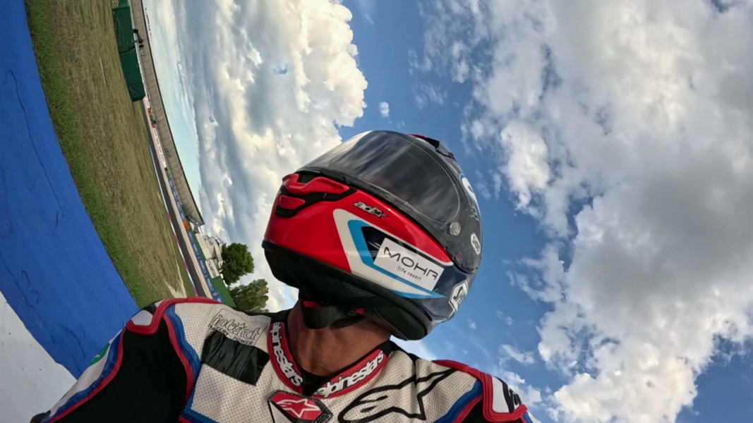 Tracklap: Onboard mit Alex Hofmann in Misano