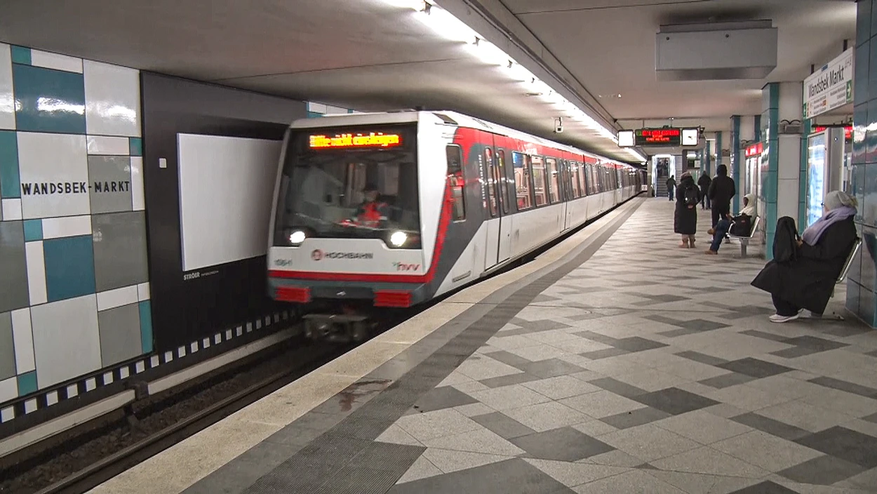 Mann zerrt Frau vor U-Bahn: Kurzmeldungen vom 30.01.