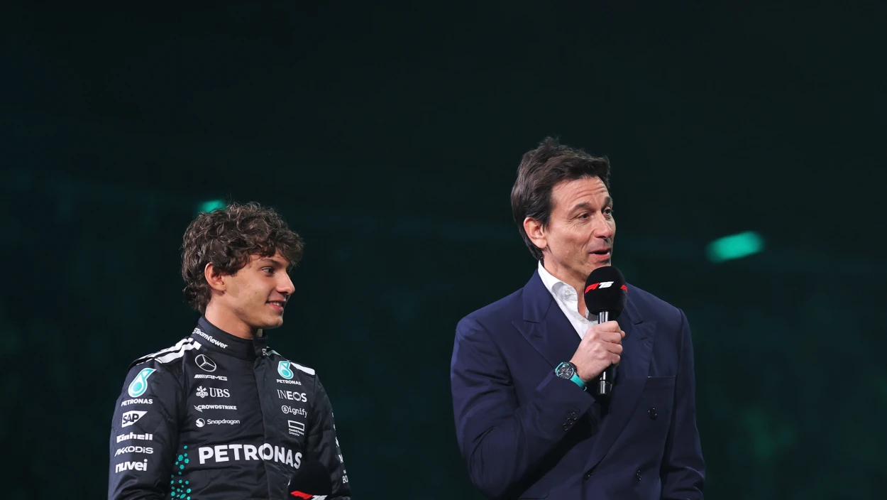 Mercedes: Kimi mit 18 Jahren als Hamilton-Nachfolger | F1 75: Saisoneröffnungs-Gala 2025