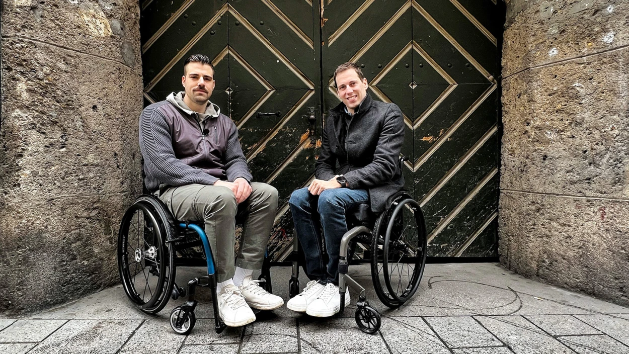 Barrierefrei seit 2016? Rollstuhl-Test zeigt, wie oft eine Stufe alles zunichtemacht