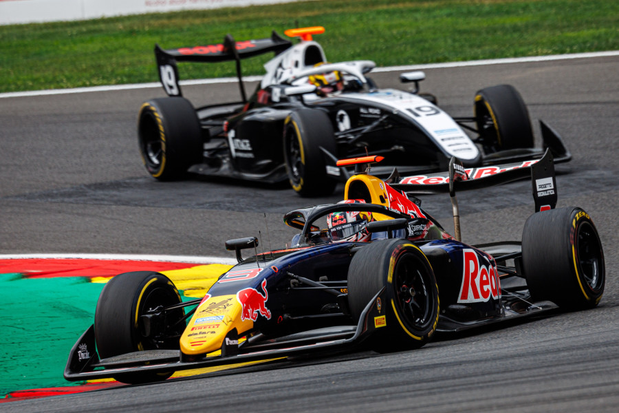 Premierensieg beim Sprintrennen von Spa