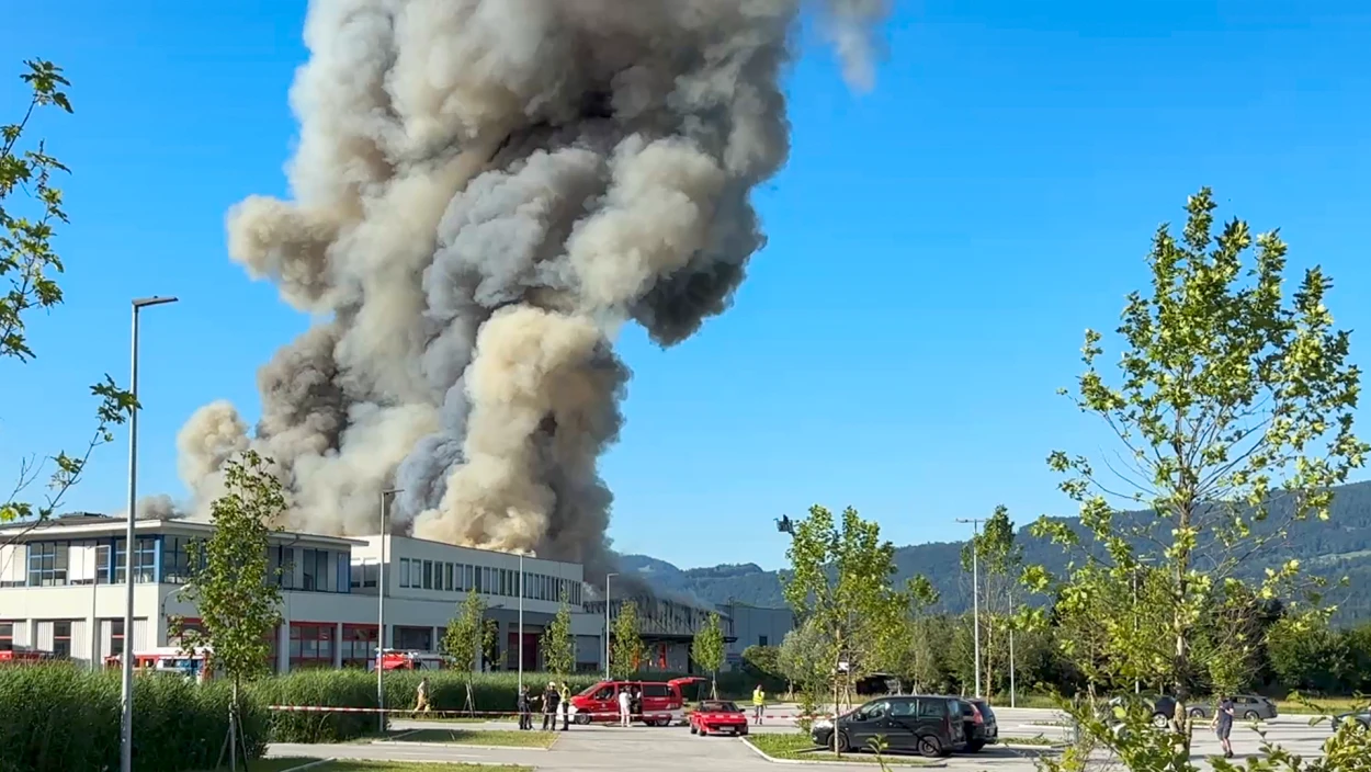 Großbrand bei Maschinenbauer Emco in Hallein