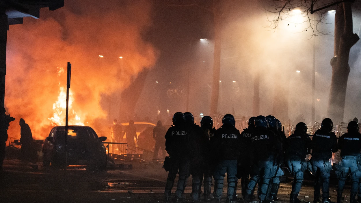 Turin: Linksextreme attackieren Polizei 