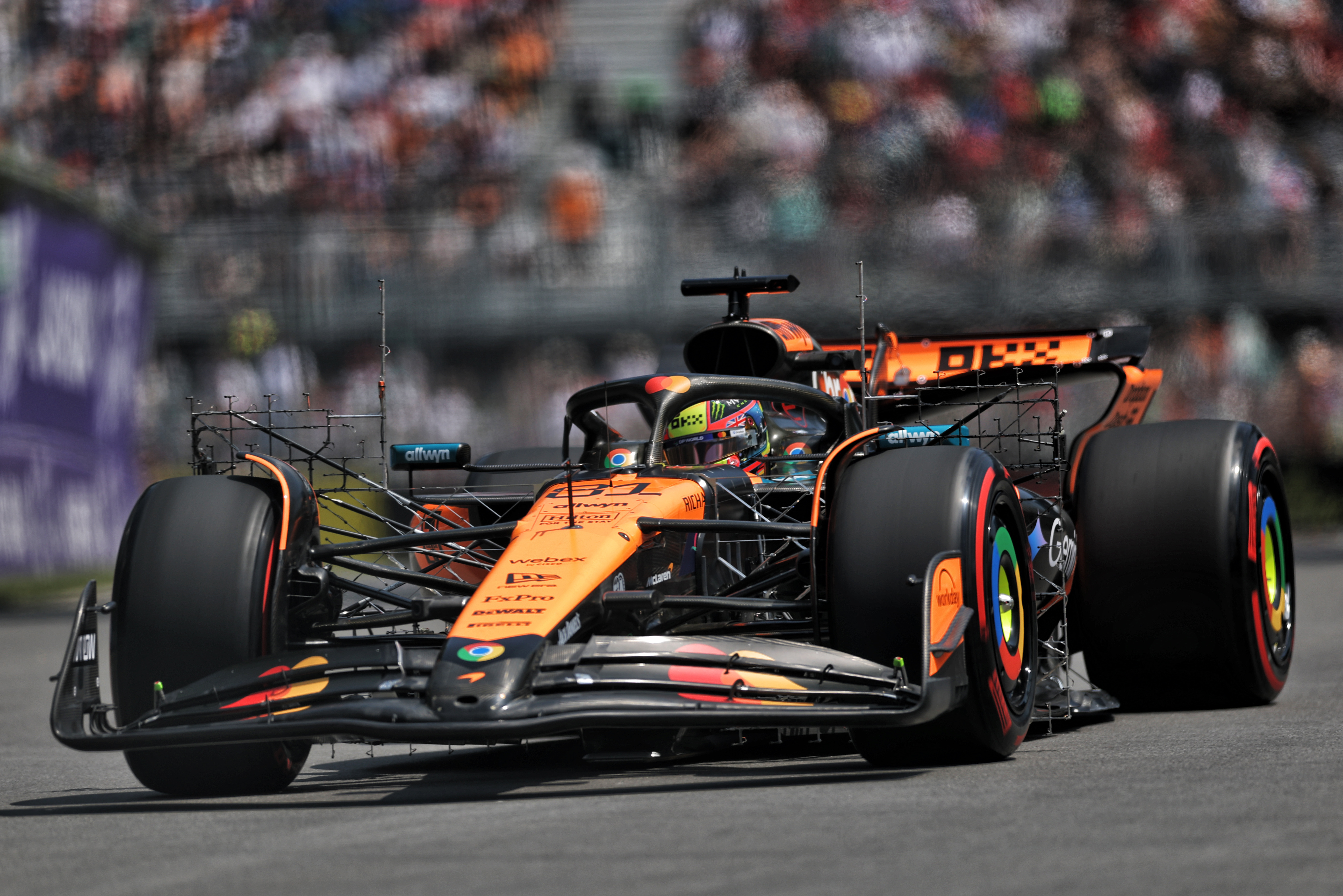 Silverstone: FP1