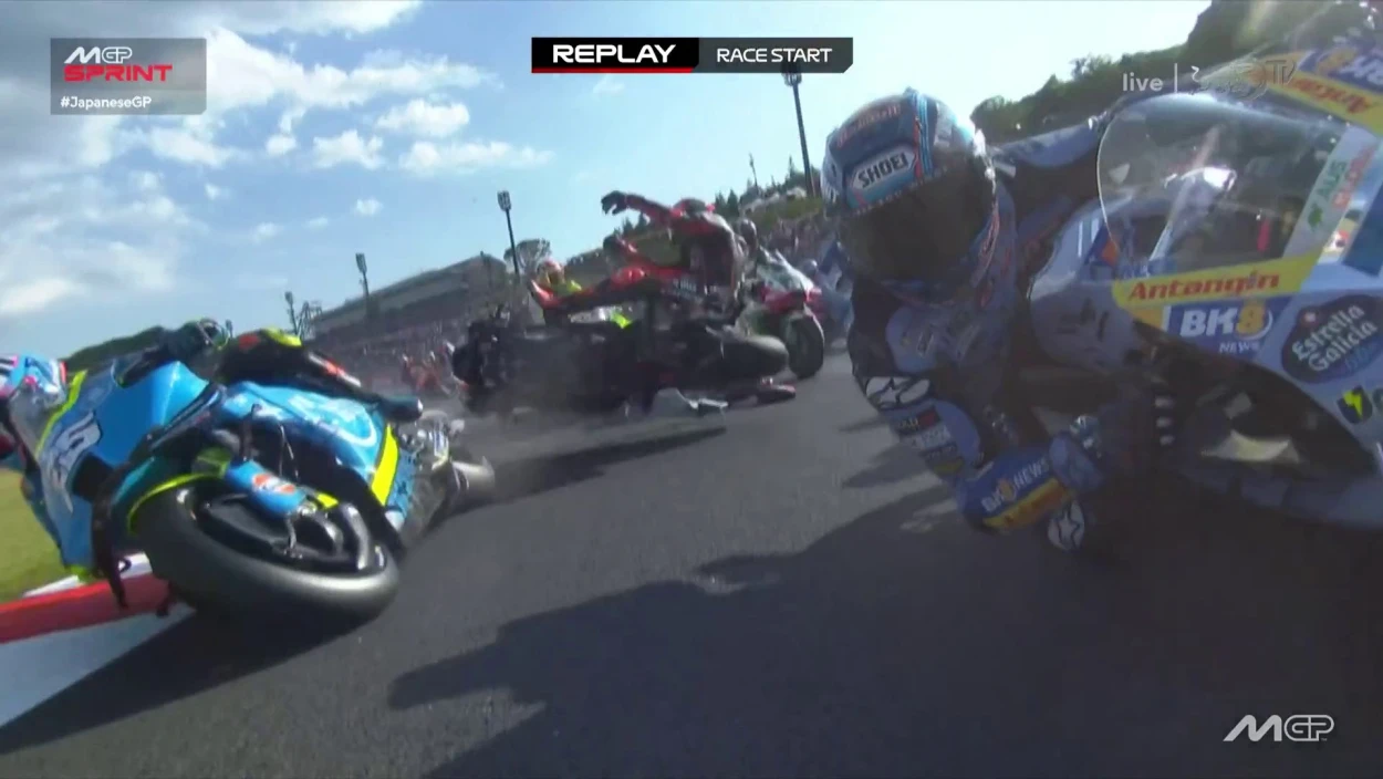 Sturz-Schock in Kurve 1: Martin räumt Teamkollege Bezzecchi ab