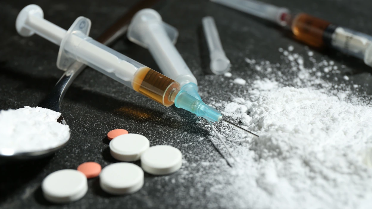 Drei junge Leben verloren: Ermittlungen gegen mutmaßliches Drogen- und Missbrauchsnetzwerk