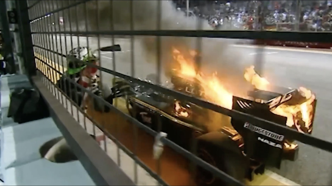 Kovalainen löscht brennenden Lotus!