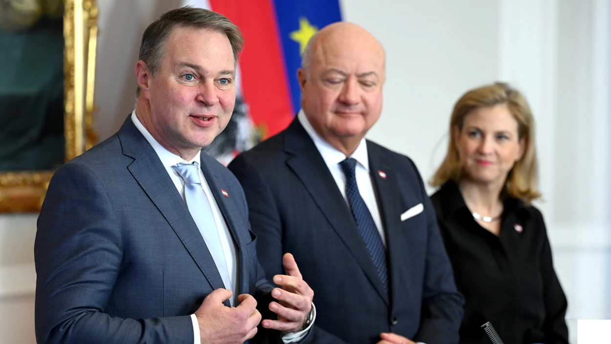 Österreich: Dreier-Regierung im Umfrage-Tief