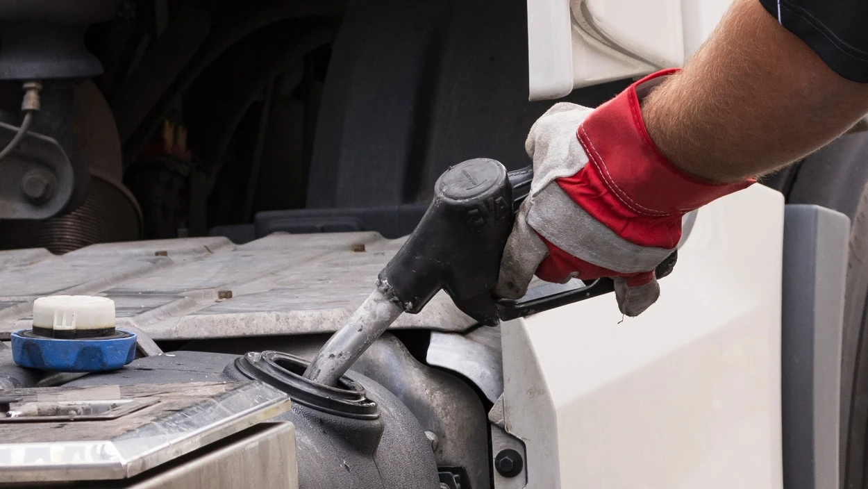 Spritpreise steigen weiter: Transport-Unternehmen tragen die Kosten