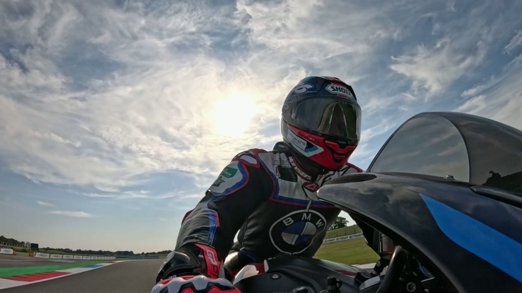 Tracklap: Onboard mit Alex Hofmann in Assen