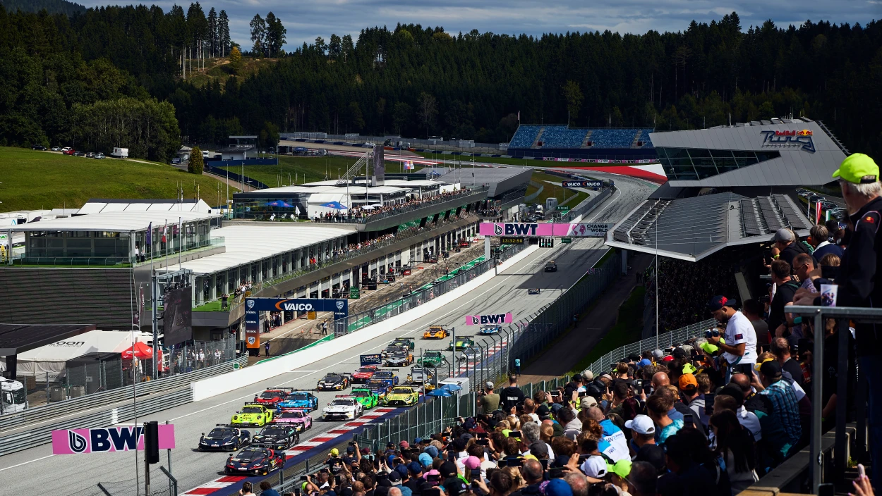 Inside DTM: So entsteht das Fahrerlager am Red Bull Ring