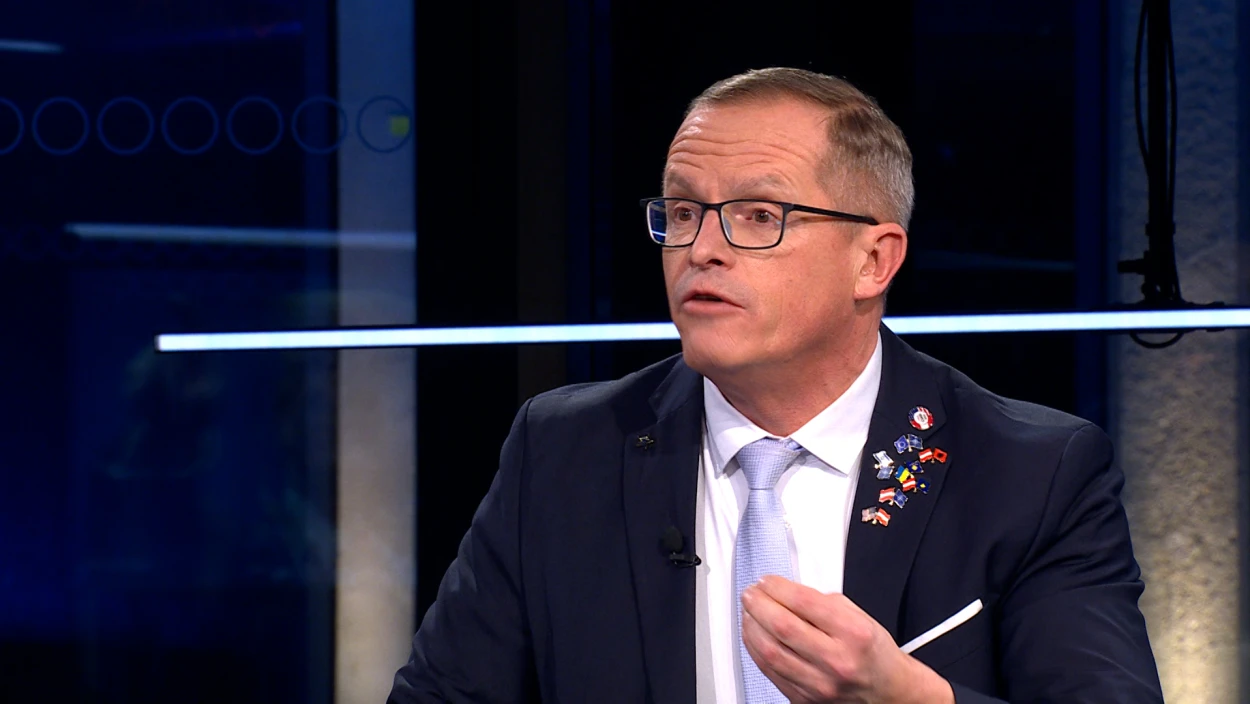 Wer kontrolliert Grönlands Zukunft?