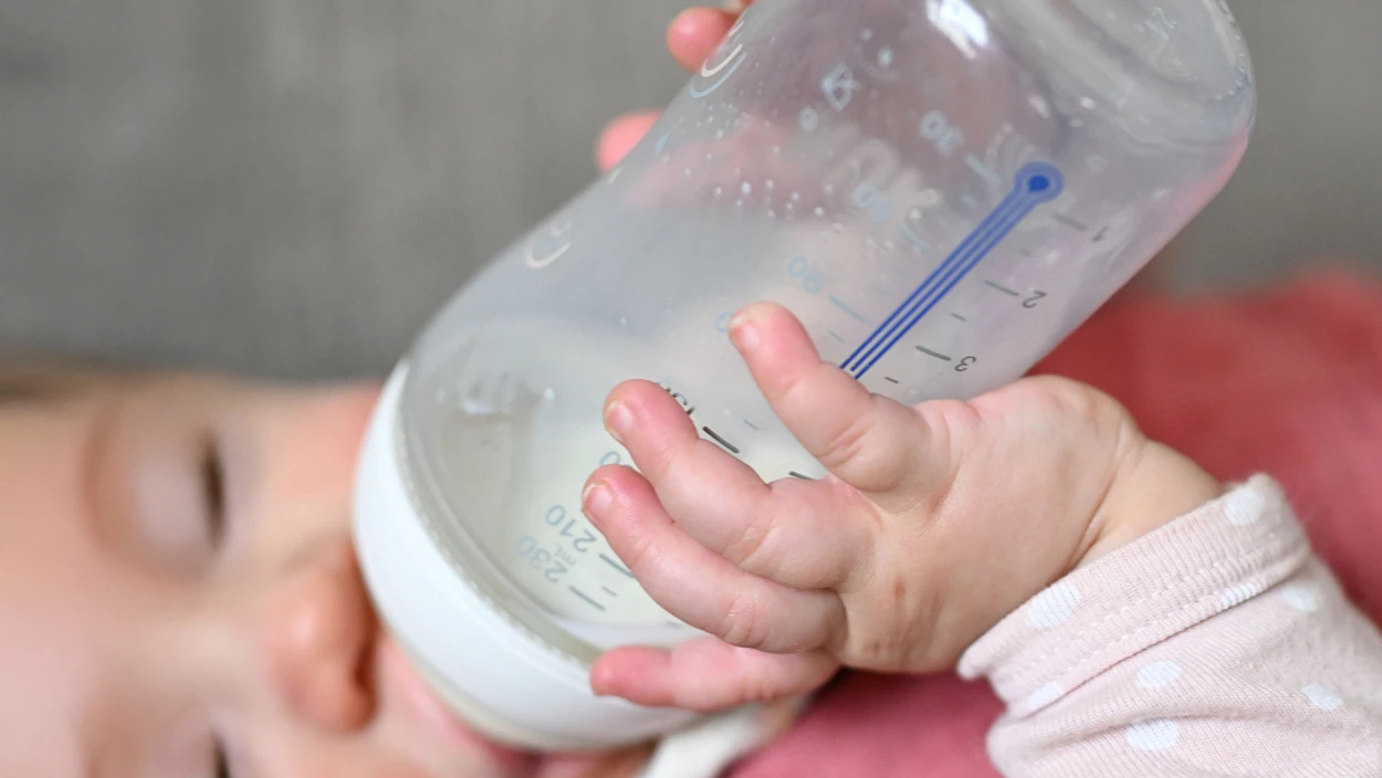 Säuglinge erkranken durch Babynahrung: Bundesländer-News vom 20.02.