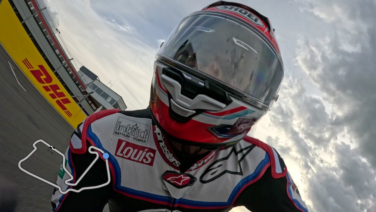 Tracklap: Onboard mit Alex Hofmann in Silverstone