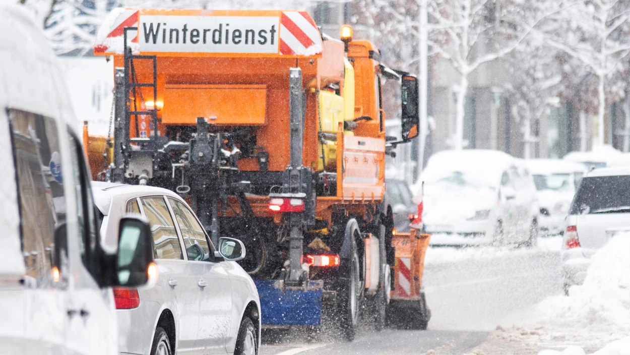 Deutschland meldet Streusalz-Knappheit, Österreich profitiert von gut gefüllten Lagern