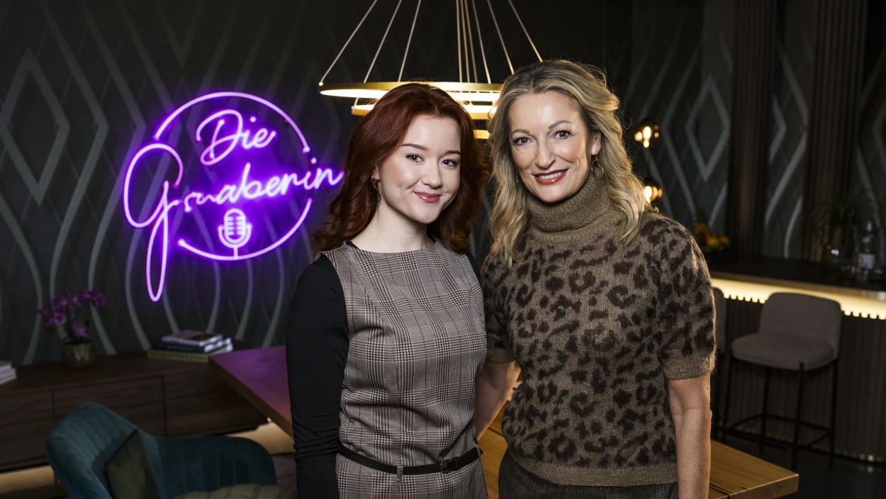 Mit Monika Gruber und der Tiroler Köchin Viktoria Fahringer