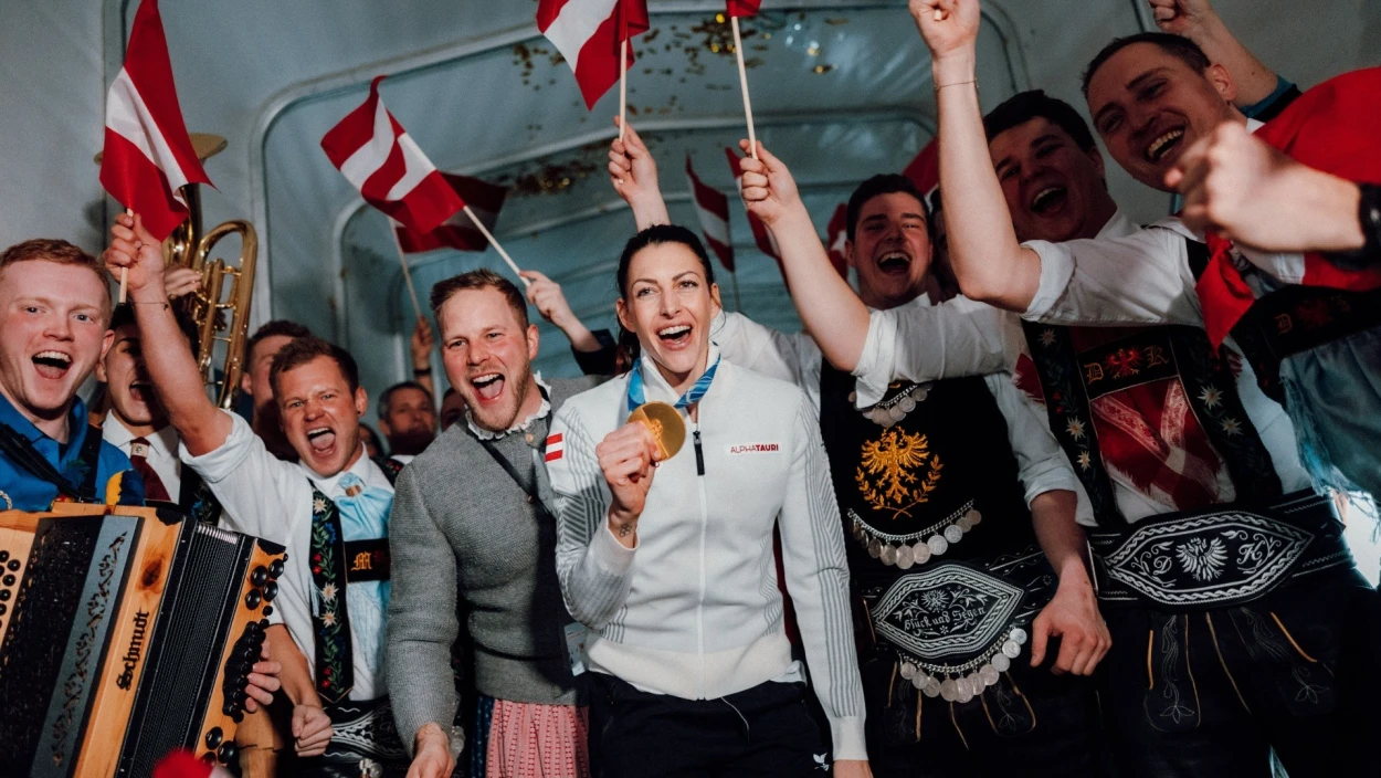 Janine Flock nach Cortina-Triumph: "Olympia-Gold gehört gefeiert!"