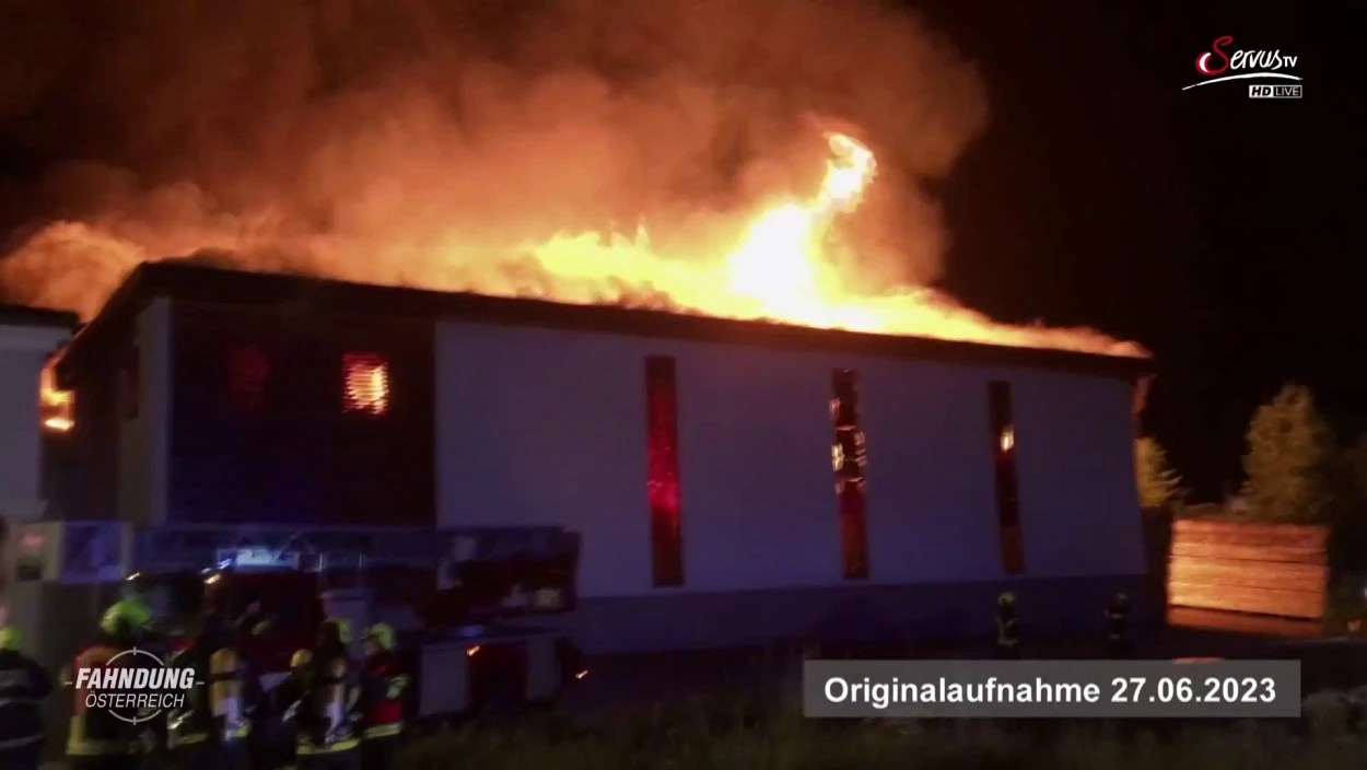 Feuerteufel brennt Tischlerei in Oberösterreich nieder