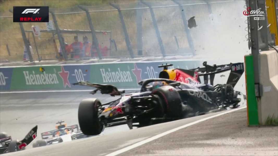 Verstappen fliegt früh ab