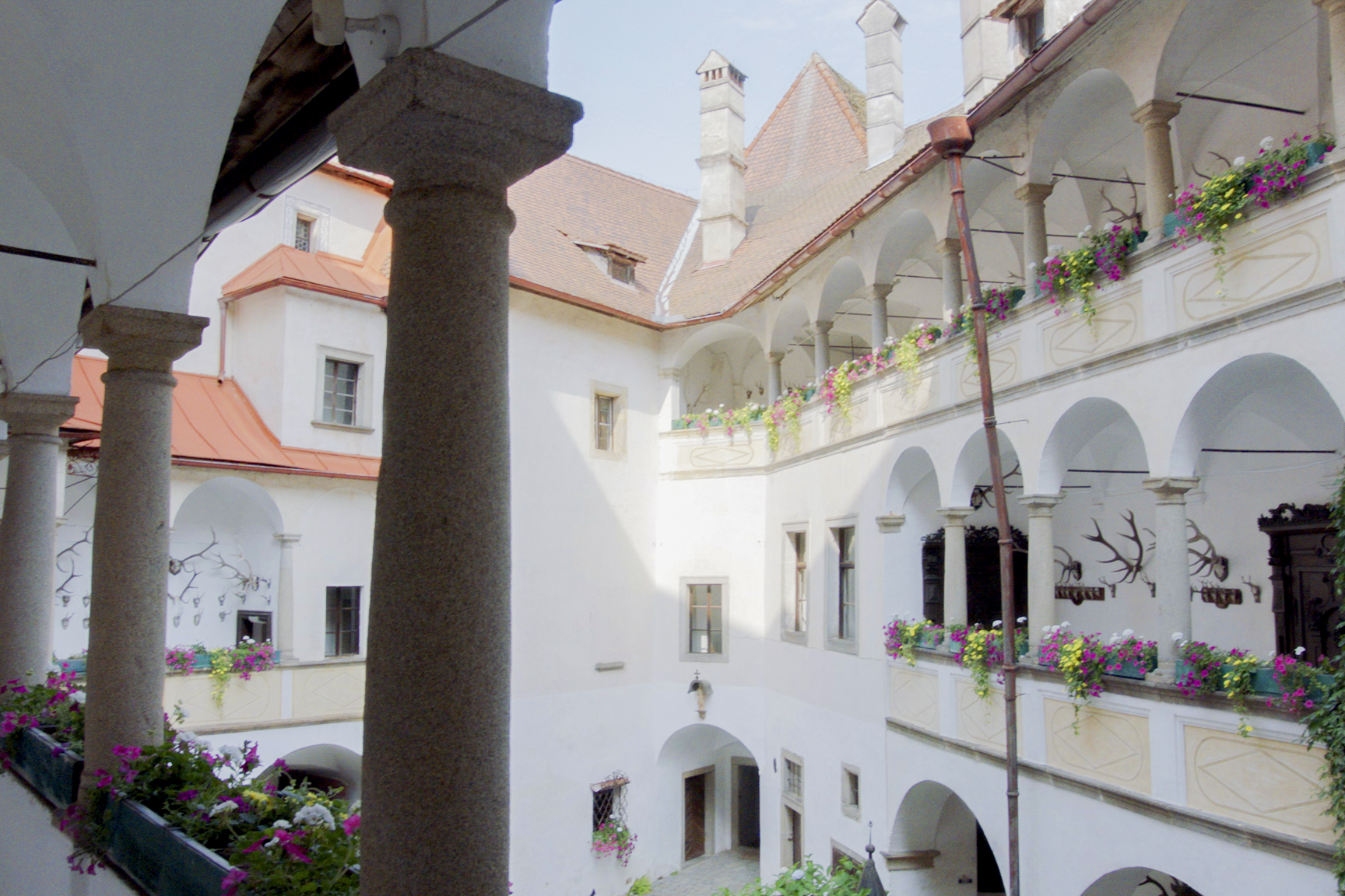 Zwischen Zinnen, Zelt und Zuflucht