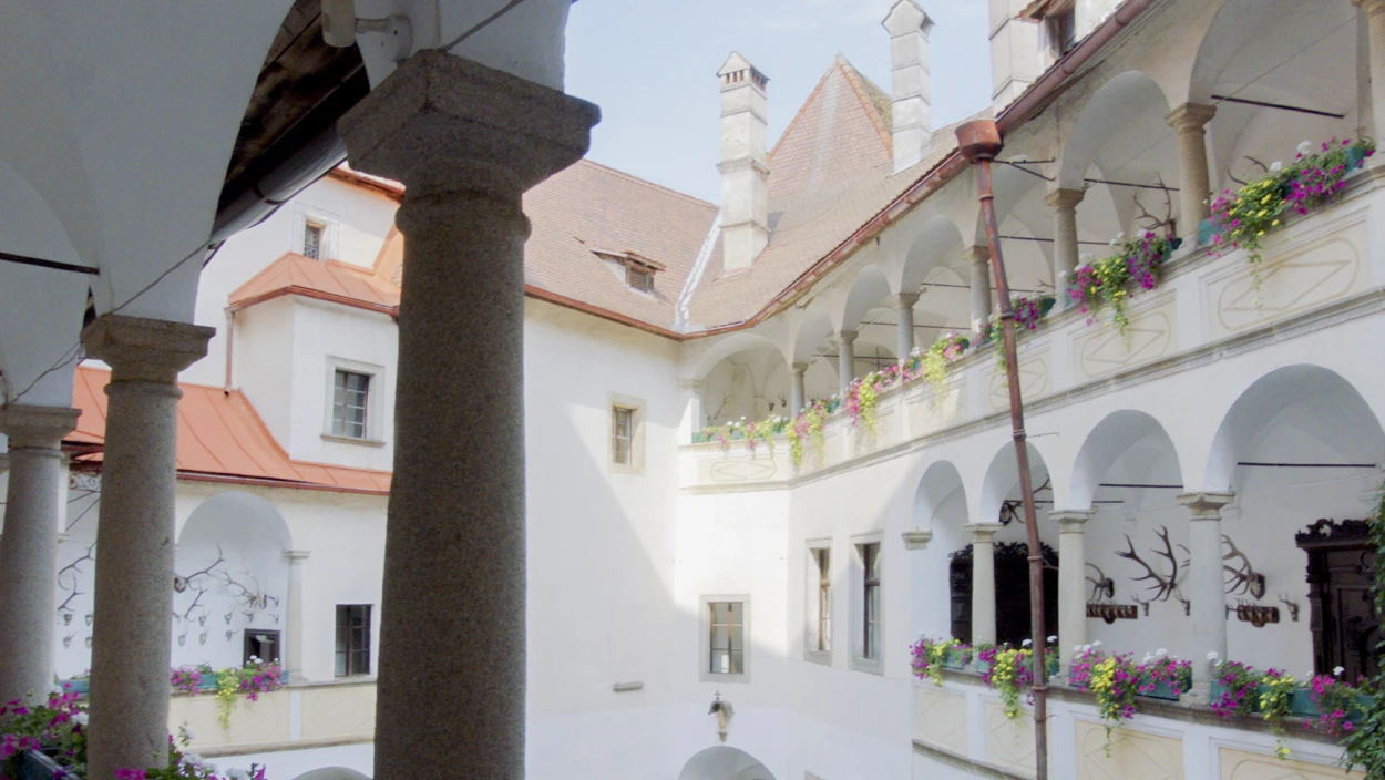 Zwischen Zinnen, Zelt und Zuflucht