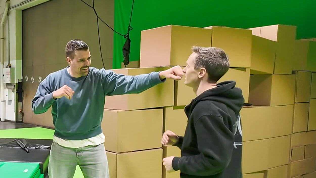 Philipp McAllister in der Stuntman-Schule: Wenn Action plötzlich richtig weh tut