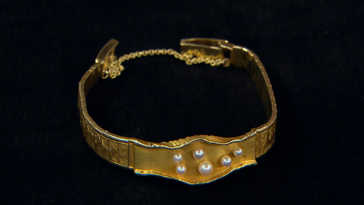 Vintage-Gold und Perlen