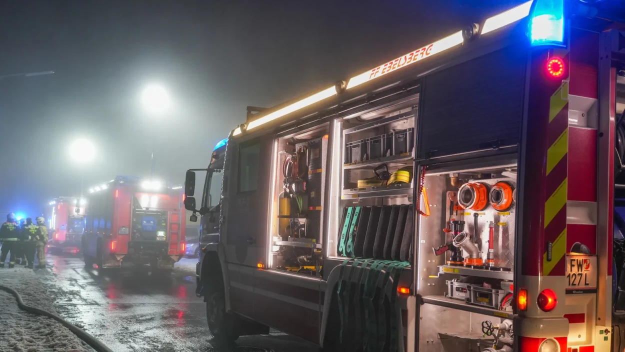Dramatischer Wohnungsbrand in Linz: Mutter rettet Kinder aus den Flammen