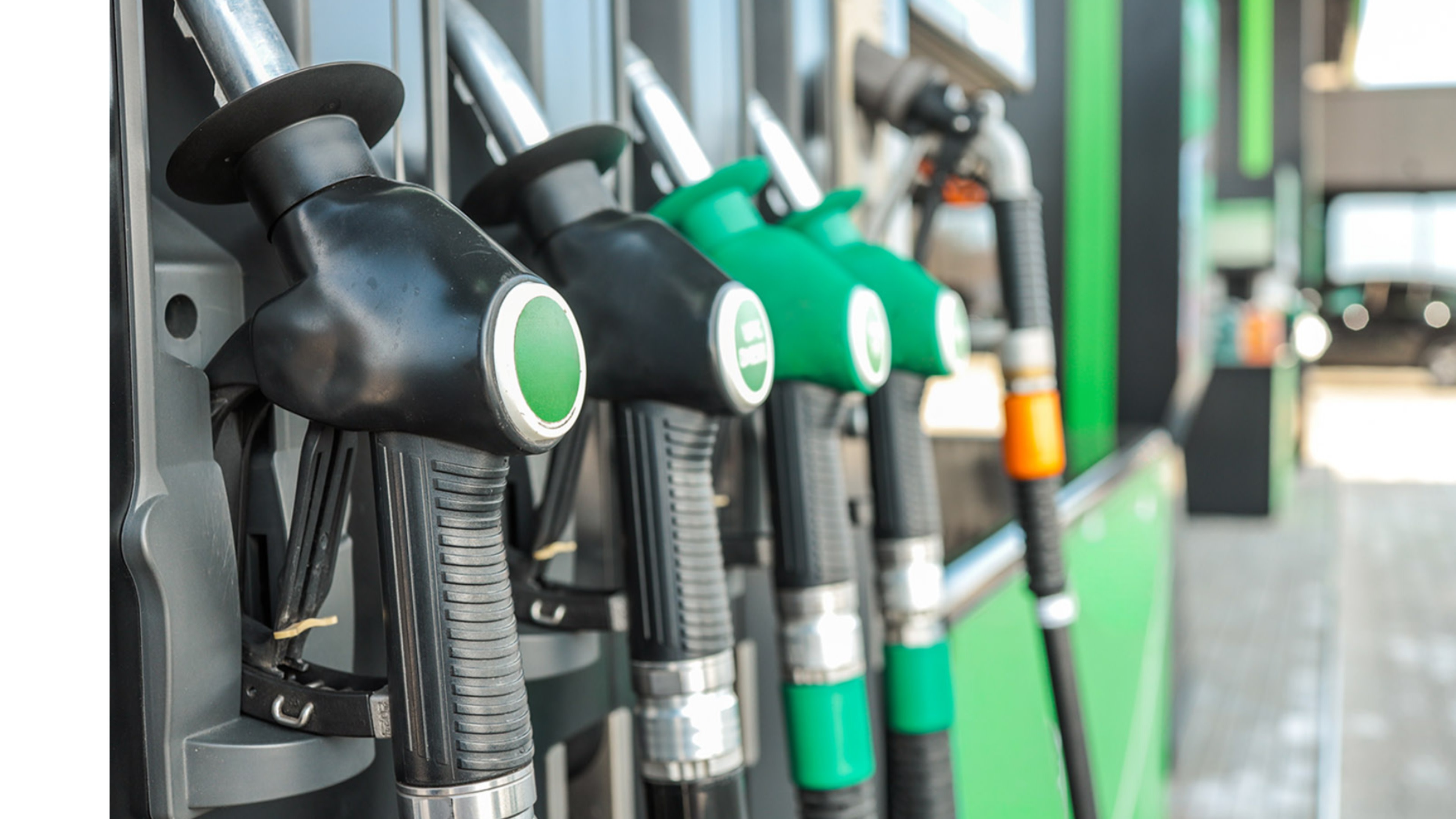 Dieselpreis nähert sich Rekordniveau | Servus um 3