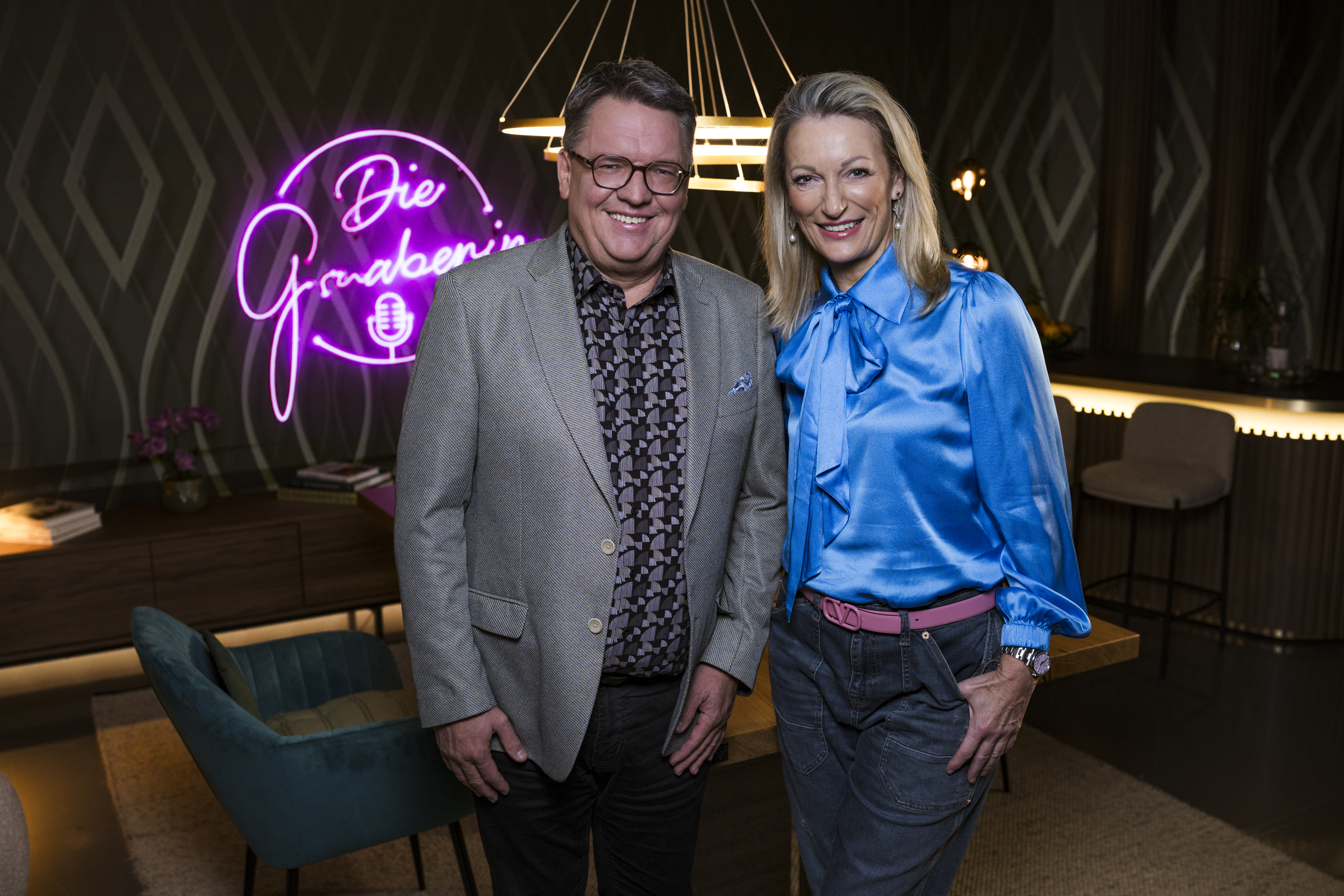 Mit Monika Gruber und Kabarettist Helmut Schleich