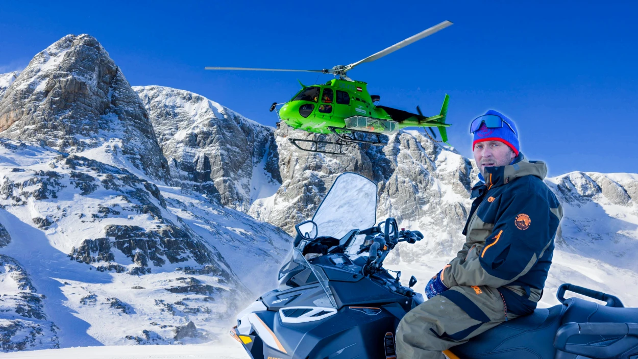 Die Simonyhütte am Gletscher