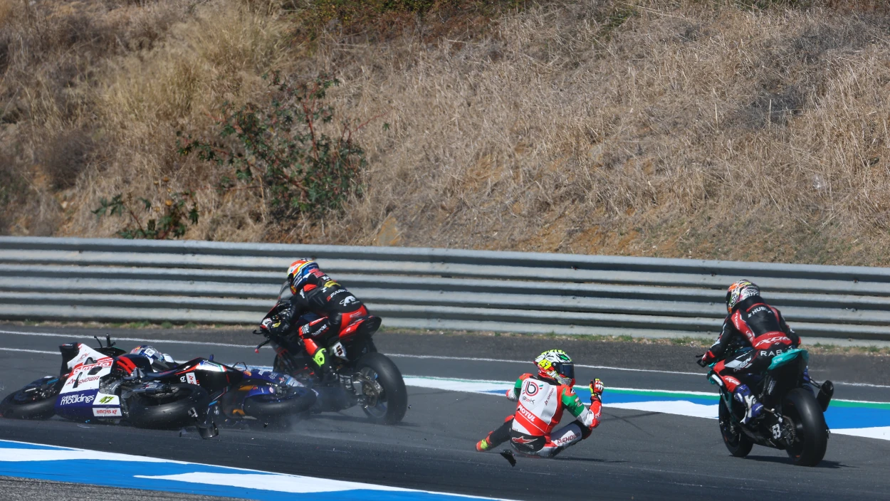 Estoril: Abbruch nach Massen-Crash in Kurve 1