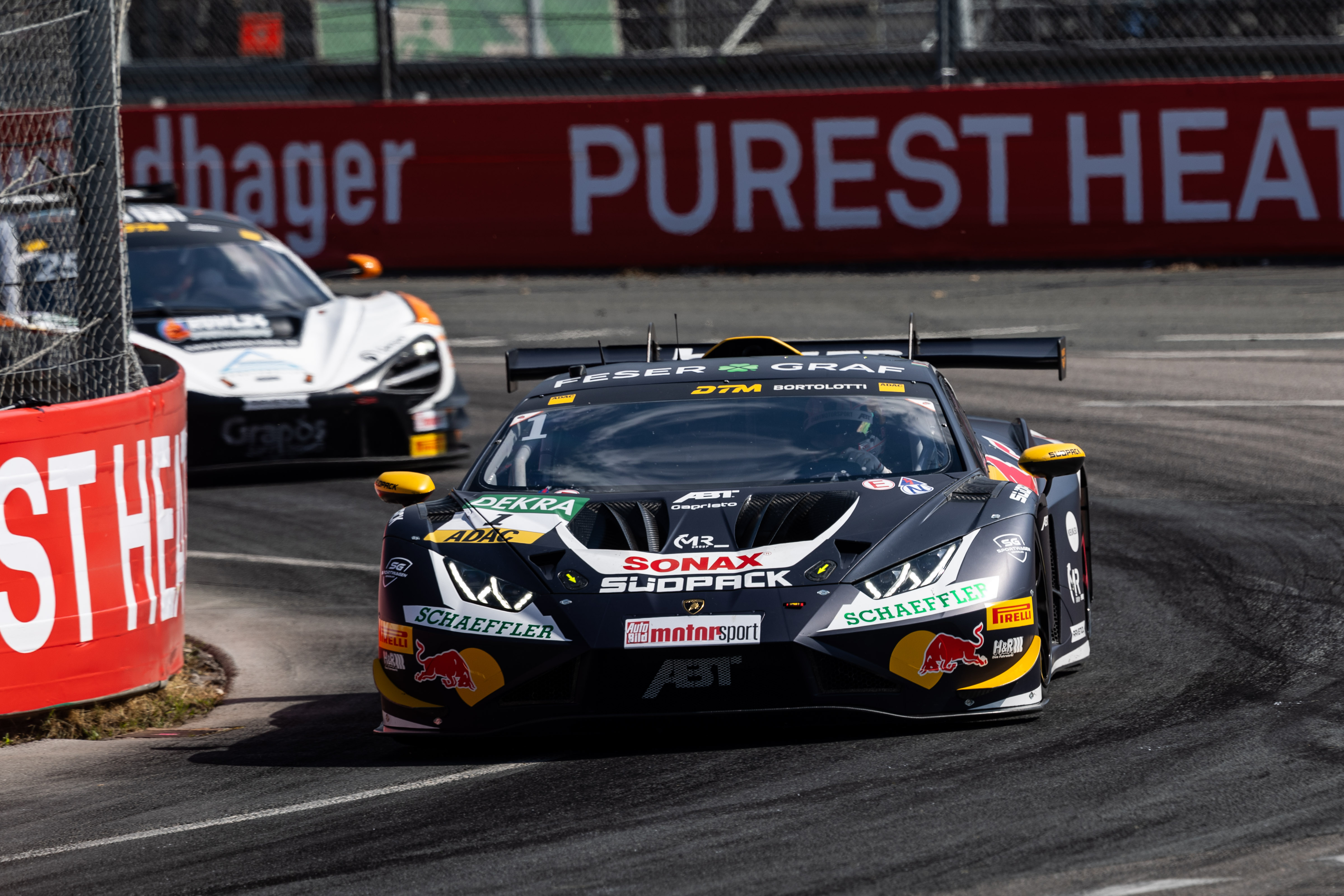 Nürburgring: Rennen 1 