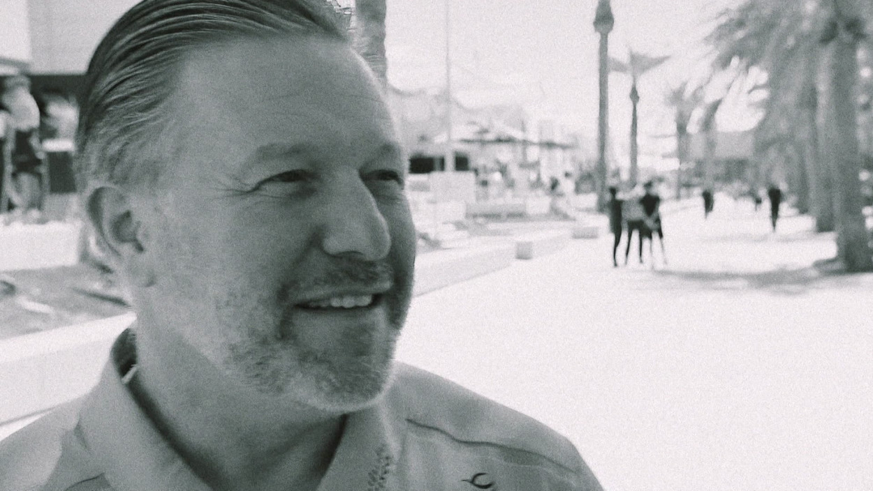 Zak Brown im Fragenhagel