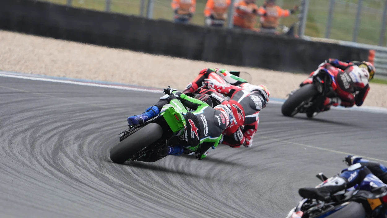 Motul Hungarian Round: Highlights Rennen 1 | FIM Superbike World Championship - Stop 4