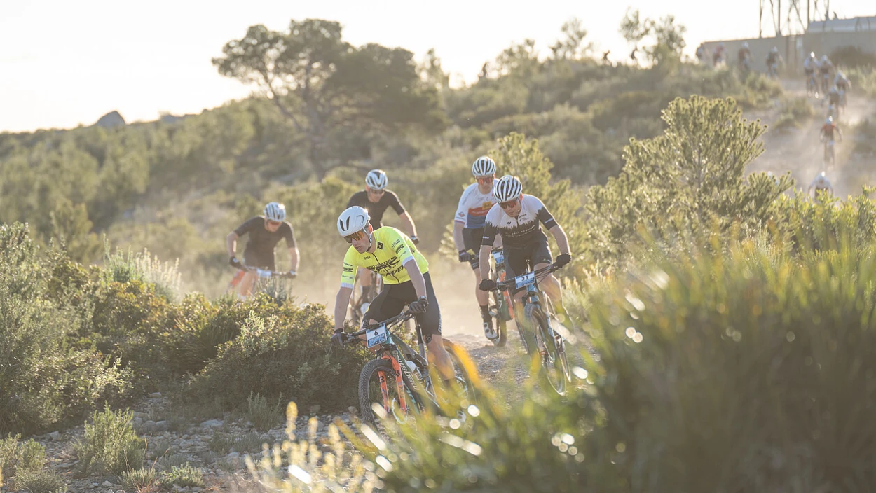 Mountainbike-Rennen an Spaniens Küste